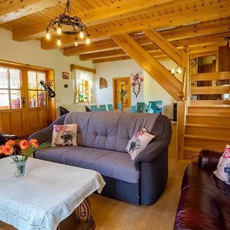 House Pecisce * Skrad