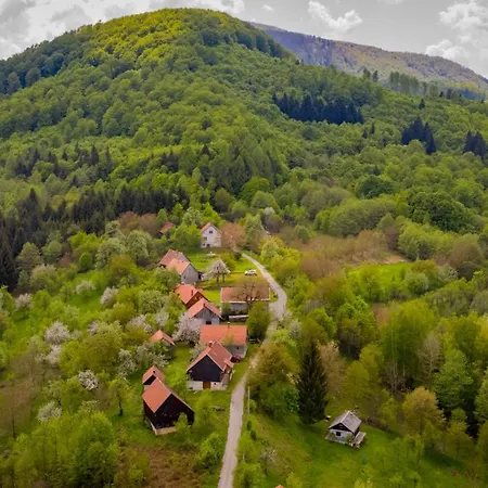 House Pecisce Skrad