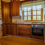 House Pecisce Skrad